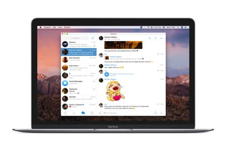Telegram nativo abriéndose en un MacBook con modo oscuro